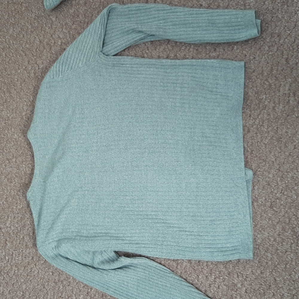2 pc Gray Sweater Set - Picture 8 of 10